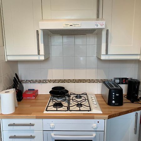 Complete 1 Bedroom Apartment With Wi-Fi, Kitchen, Tv In Heart Of Chiswick, Λονδίνο Εξωτερικό φωτογραφία