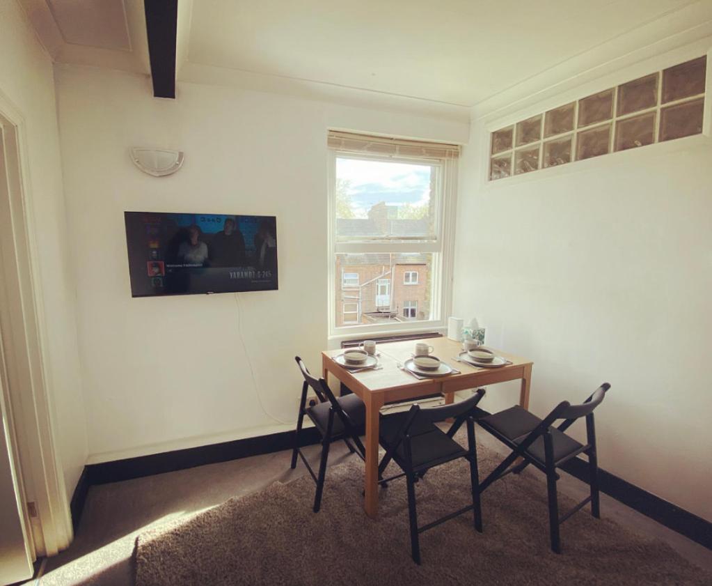 Complete 1 Bedroom Apartment With Wi-Fi, Kitchen, Tv In Heart Of Chiswick, Λονδίνο Εξωτερικό φωτογραφία