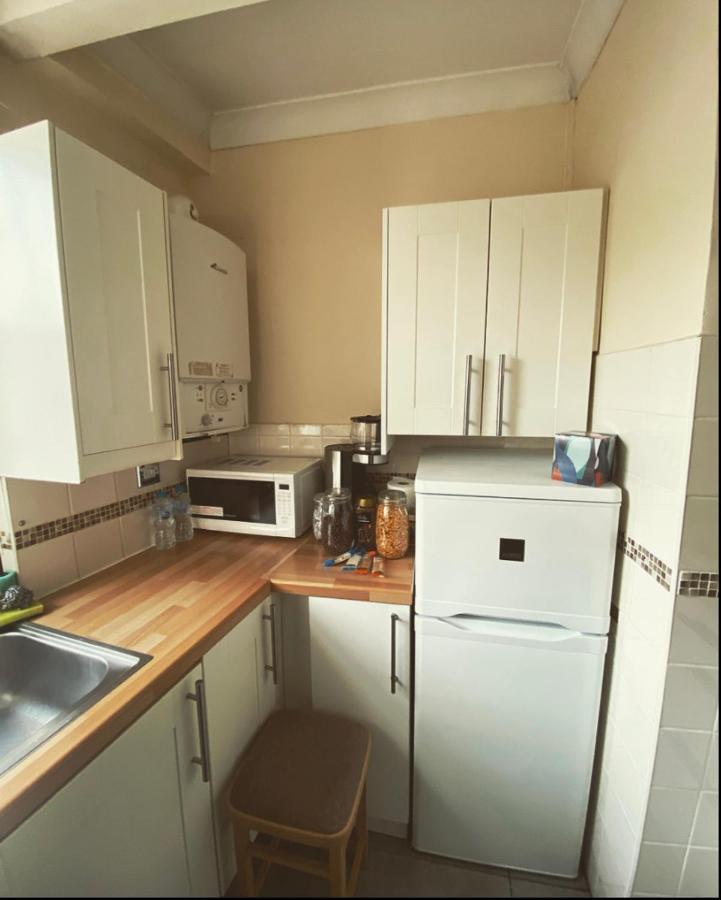 Complete 1 Bedroom Apartment With Wi-Fi, Kitchen, Tv In Heart Of Chiswick, Λονδίνο Εξωτερικό φωτογραφία